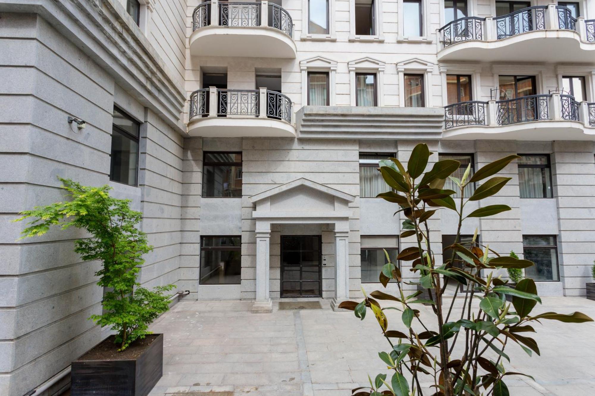 The Grand Apartment Lll Tbilisi Exterior photo